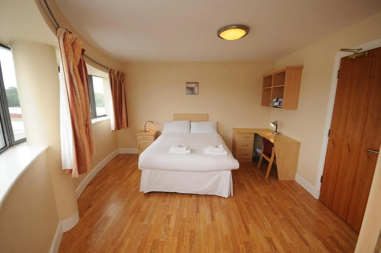 Centrepoint Apartments 골웨이 0*,