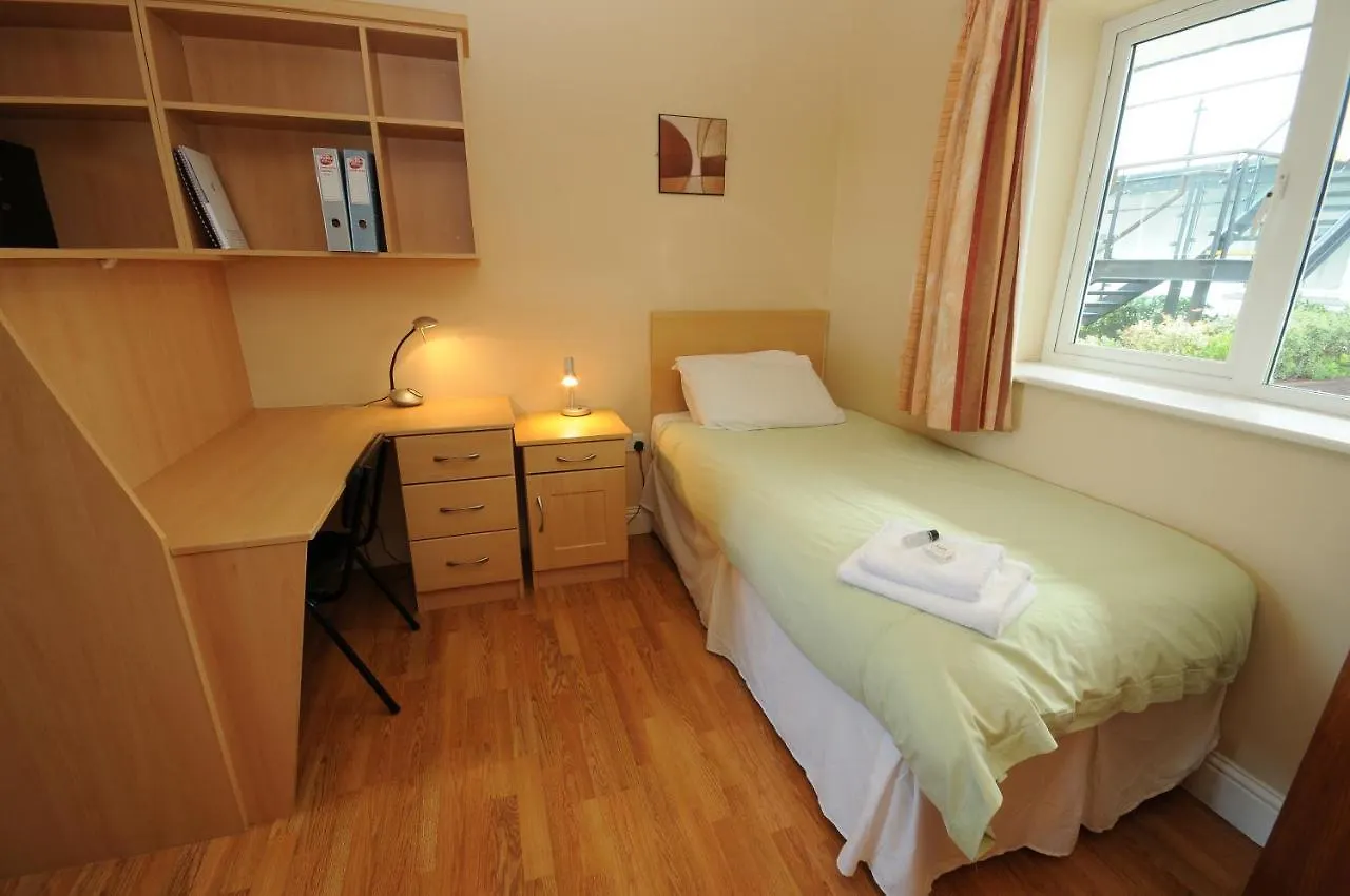 Centrepoint Apartments 골웨이